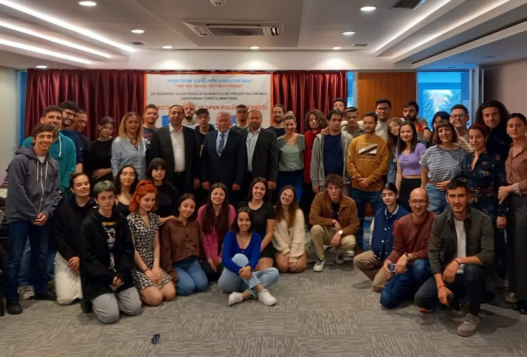 AB Erasmus + Gençlik Projesi