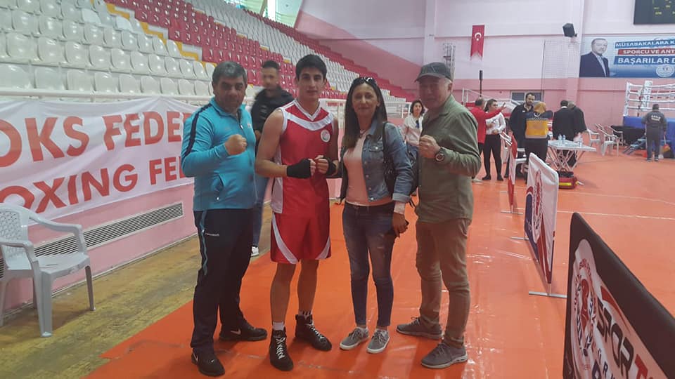 Sporcumuz Yozgat da Yapılan Liseler arası Türkiye boks Şampiyonasında Türkiye Finaline Yükseldi